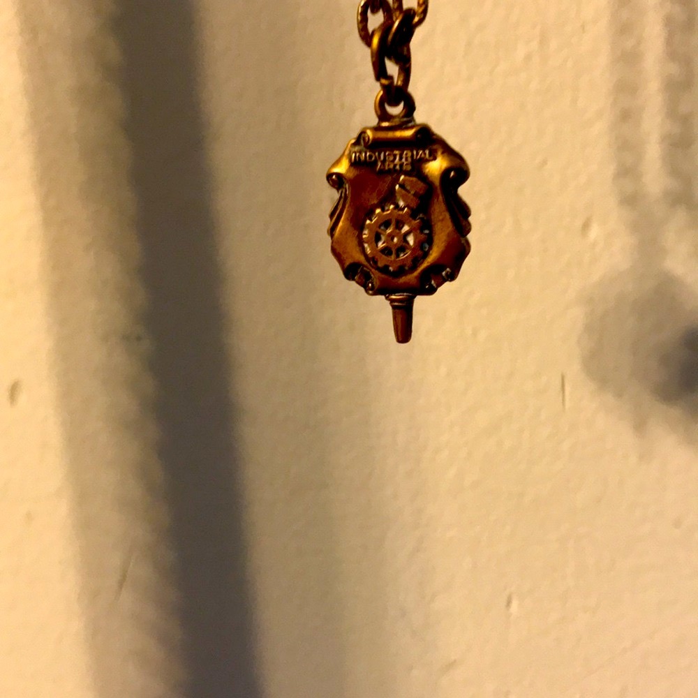 Josten’s brass chain and pendant industrial arts - Picture 4 of 8
